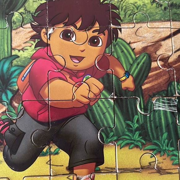 Dora the explorer and his cousin Diego puzzle set. - Picture 3 of 6